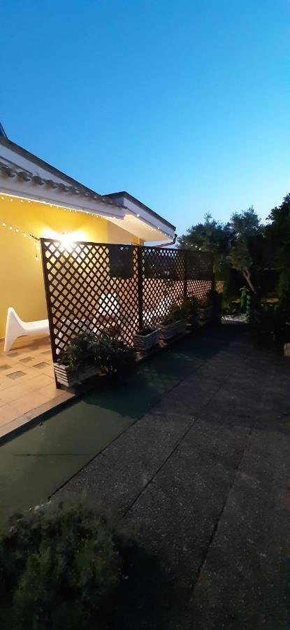 Artistika Golden Apartment Capitana Esterno foto
